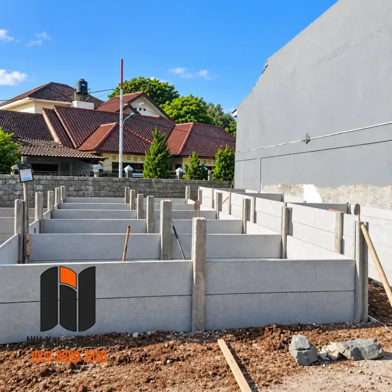 Pengunaan Pagar Panel Beton Untuk Kolam Lele